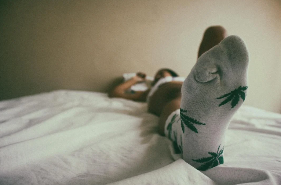 Can Tight socks Cause Foot Pain? Ugees